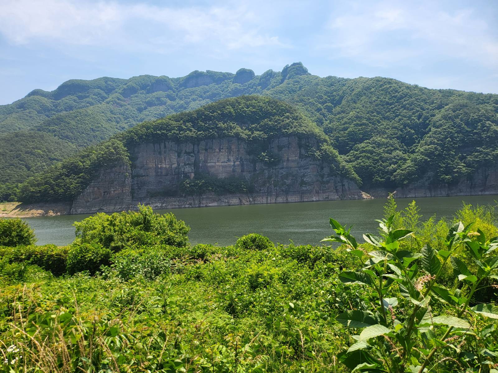 화순적벽, 예전에는 소풍과 뱃놀이의 적벽 유람 장소이다.(2023.06.19.)