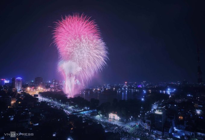 2021년 하노이 통녓공원 불꽃놀이
