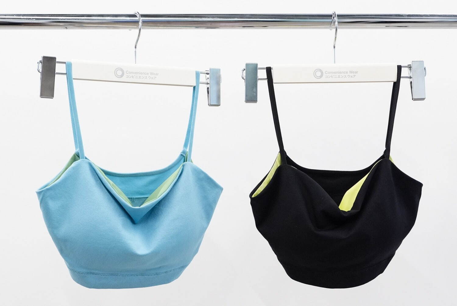 편의점 속옷이라 하면 일단 남성이 주요 고객이라 생각하지만, 지난 4월 '국제 여성의 날'을 맞아 파미마가 출시한 '립 탱크탑' 제품은 컵 부분에 이음매가 없고 통기성이 뛰어나 많은 화제를 모았어요. 이 역시 '유니클로'를 의식하고 있나요?