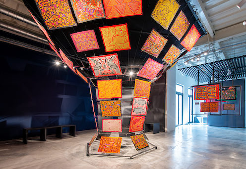 미술관인 Museo de La Mola (구나 원주민의 전통 자수 직물)