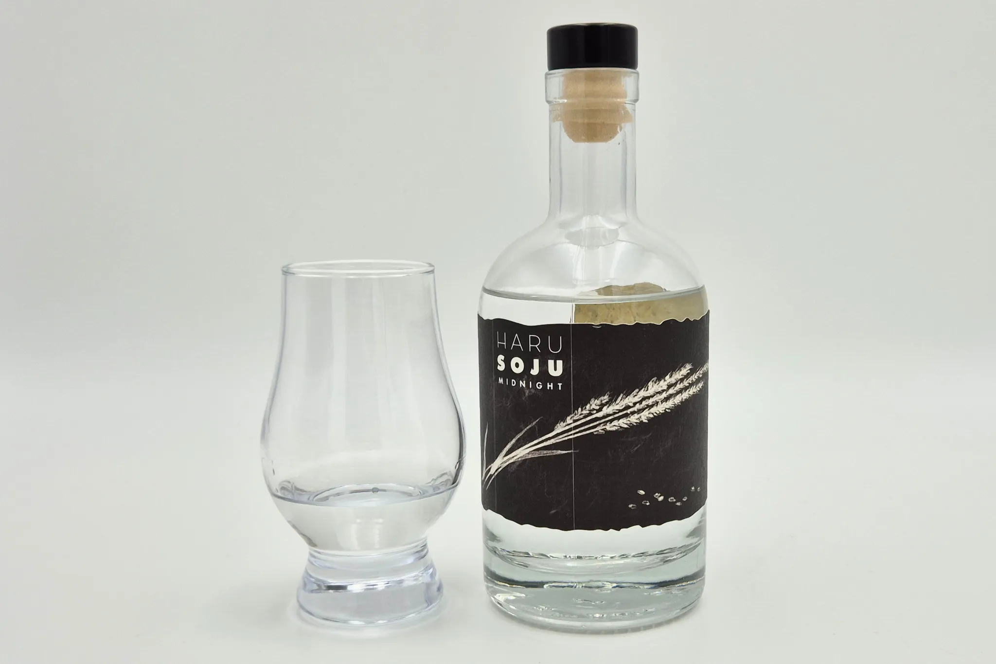 술호랑이 마신 HARU SOJU MIDNIGHT