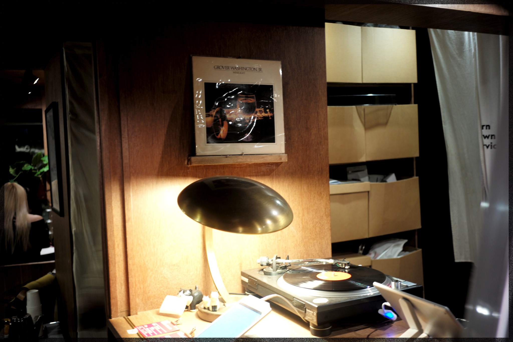 연남동 바이닐 카페 '턴다운서비스'