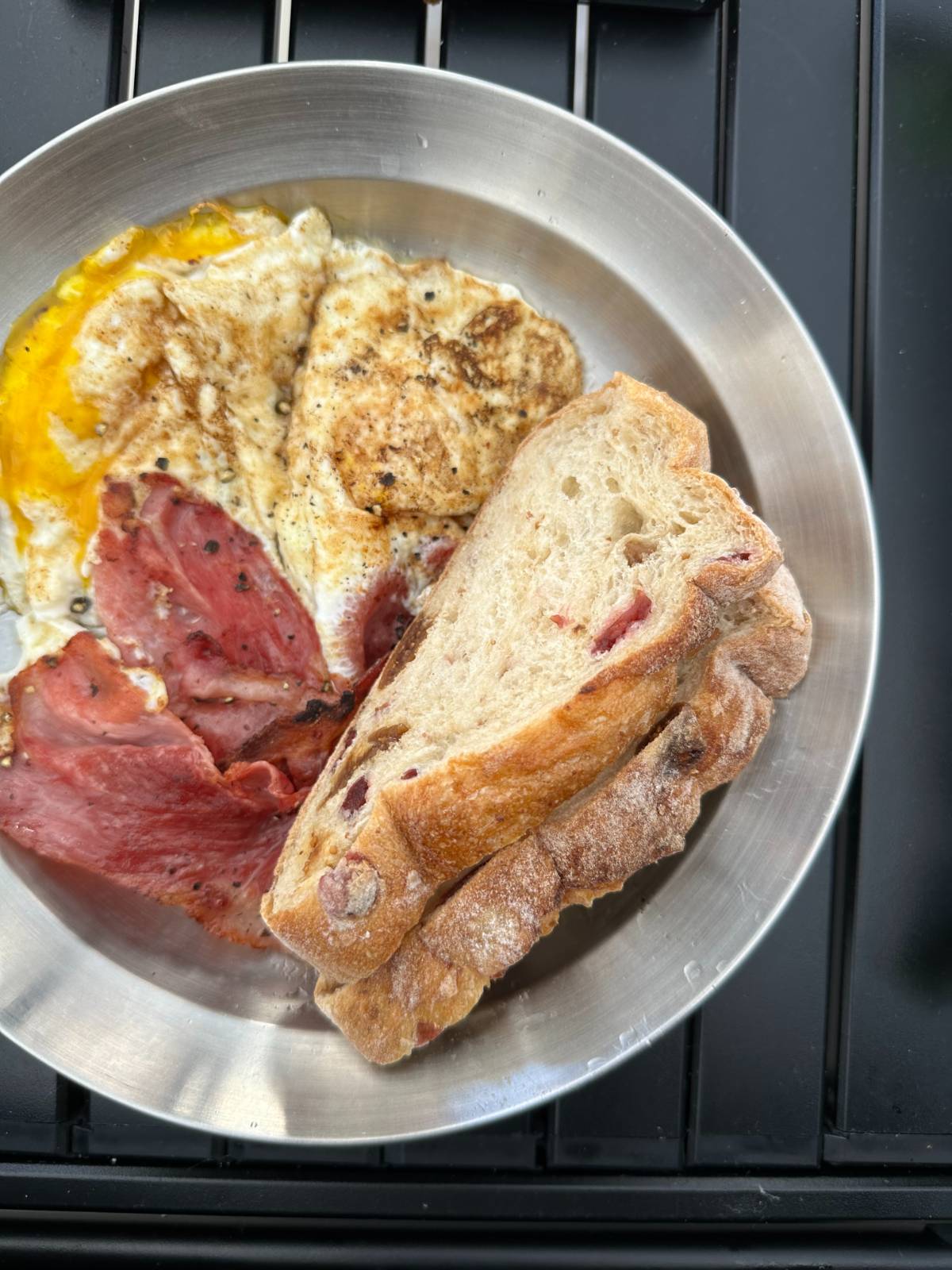 평창에서 아침을... 따뜻한 커피와 간단한 토스트, 계란 프라이