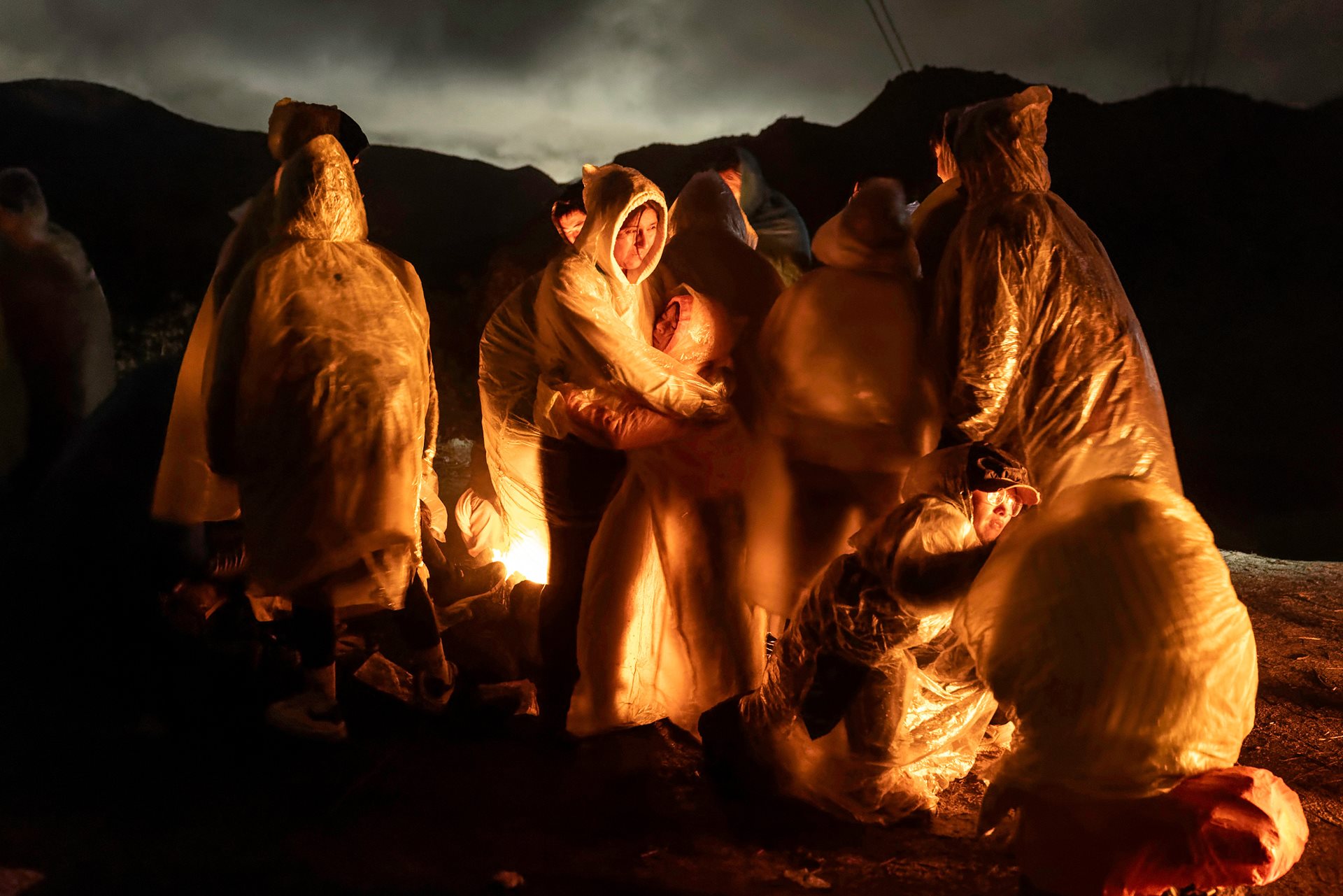 ▲ 나이트 크로싱 (출처 - worldpressphoto.org)