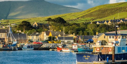 딩글(Dingle), 케리(Kerry)주에 위치한 해변 마을.