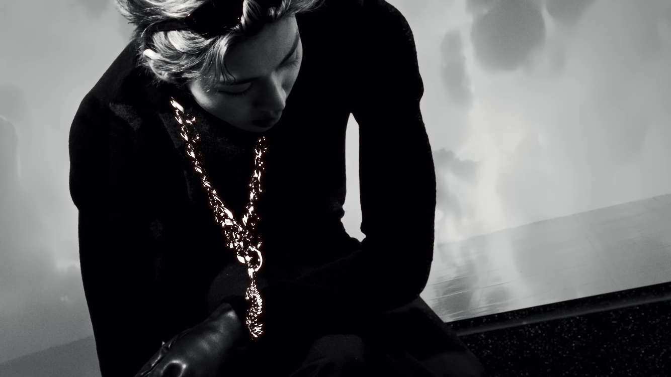'FAMOUS' M/V 中