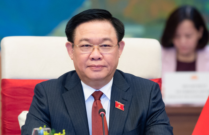 브엉 딩 훼 베트남 국회의장