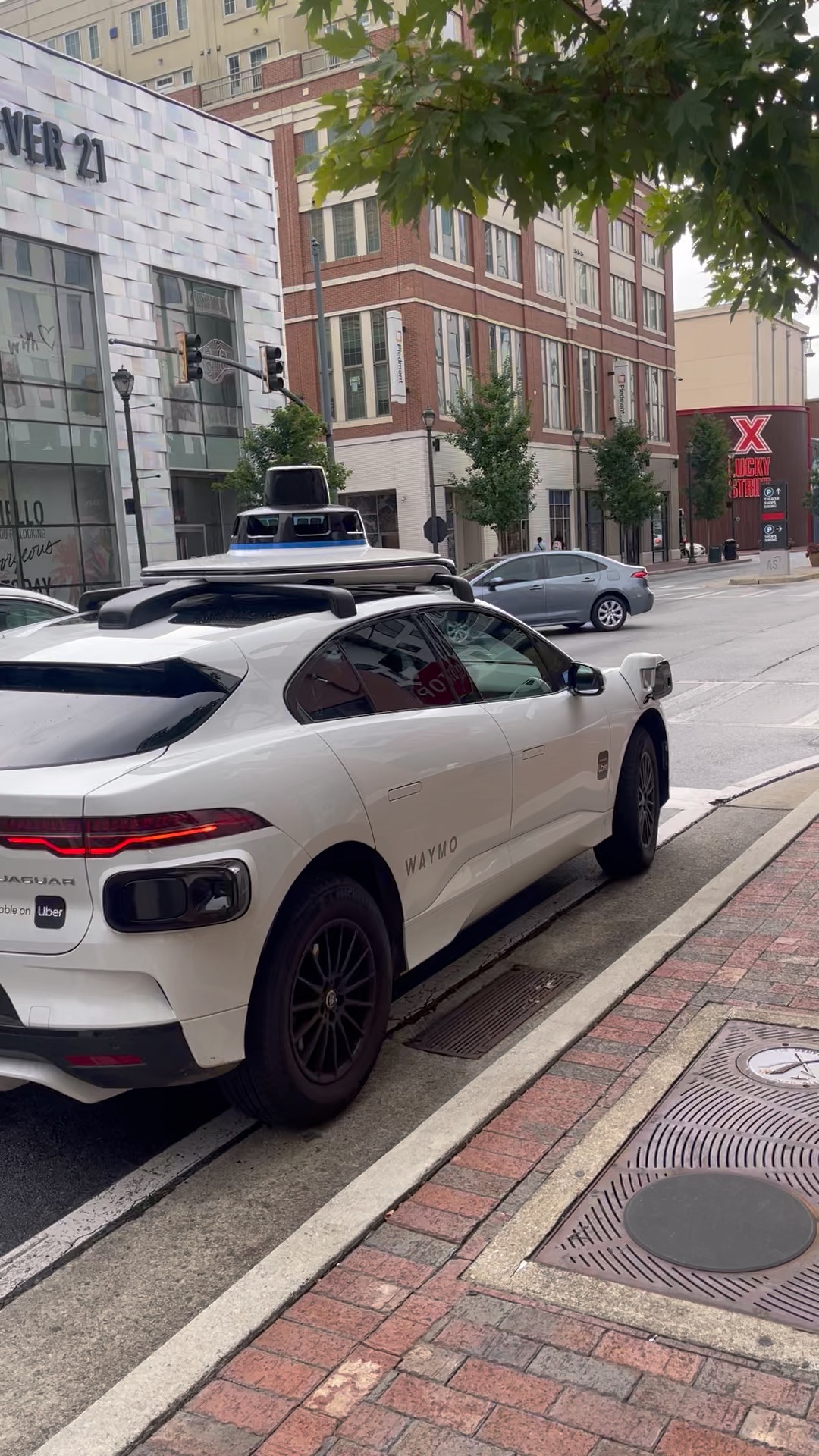 우버는 왜 자율주행 경쟁에 복귀했나?의 썸네일 이미지