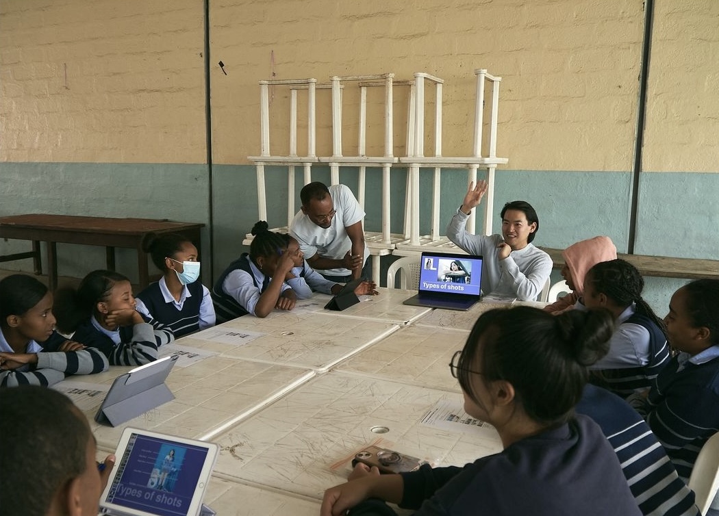 Photography class in newspaper club