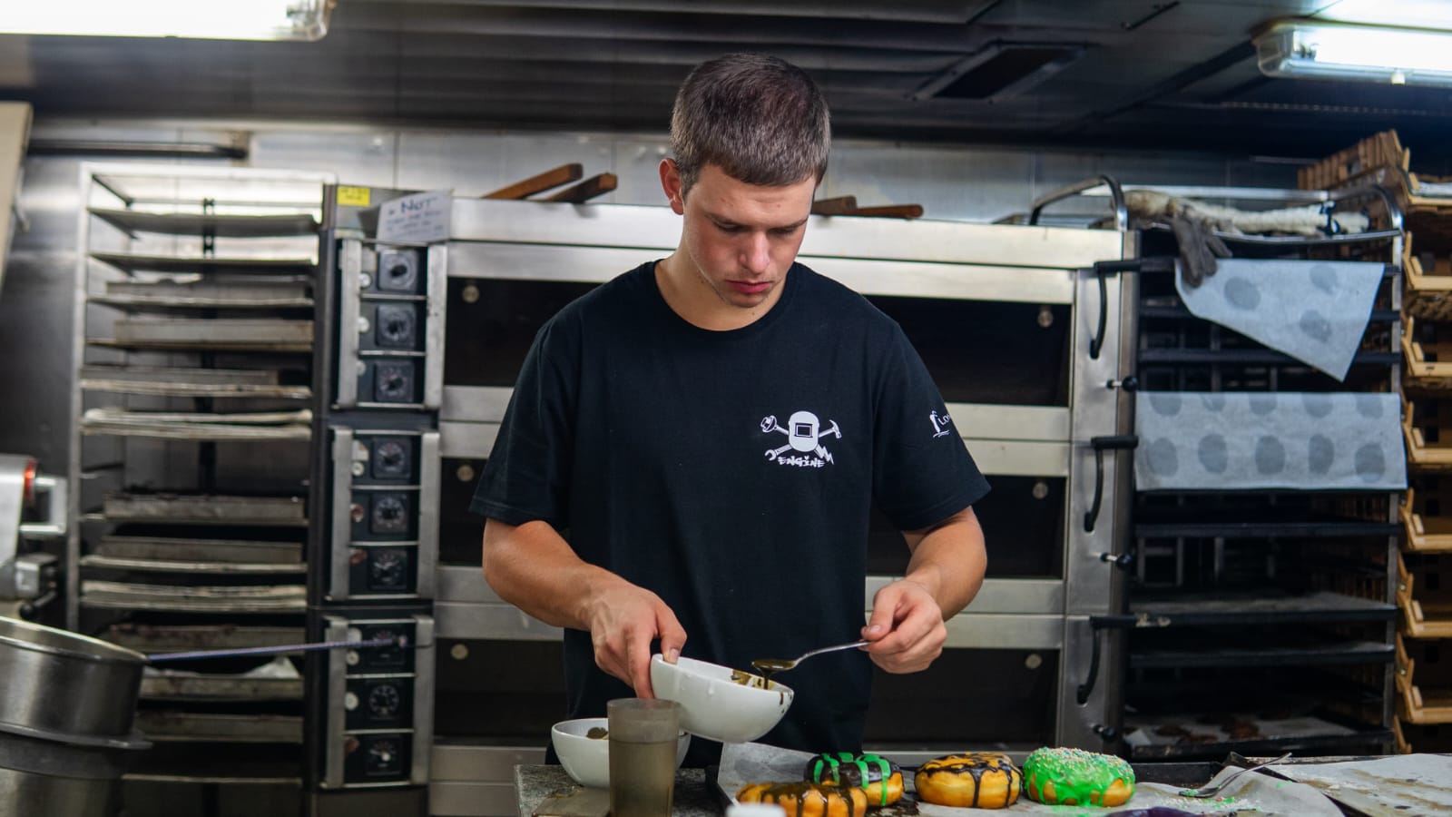 빵을 코팅하는 중..