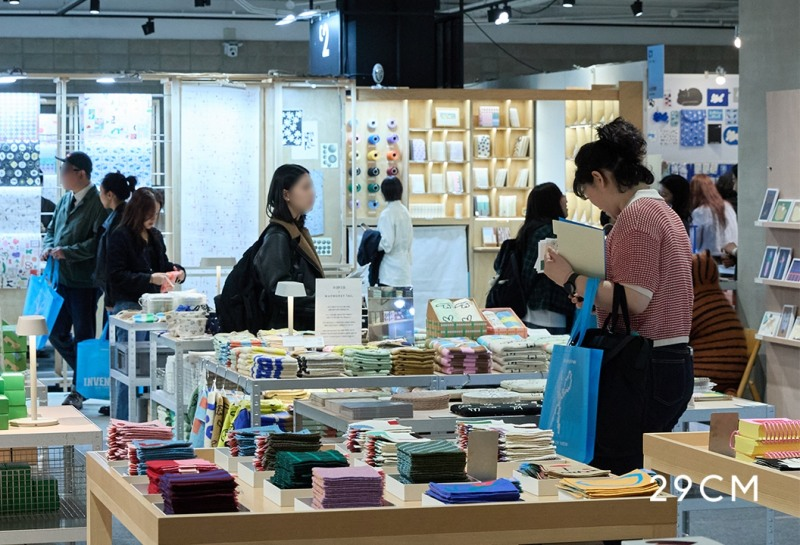 [출처: 29CM] 서울 성동구 29CM의 오프라인 매장 ‘이구홈 성수’ 문구존.