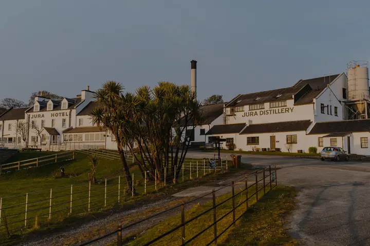 지금의 주라 증류소 모습