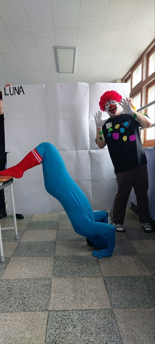 비트코인 그래프와 삐에로