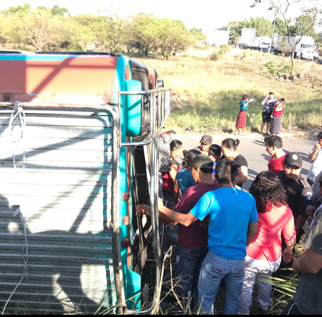 타기 전부터 만원이었던 버스