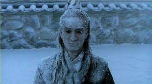 기다리다 그대로 얼어버린....