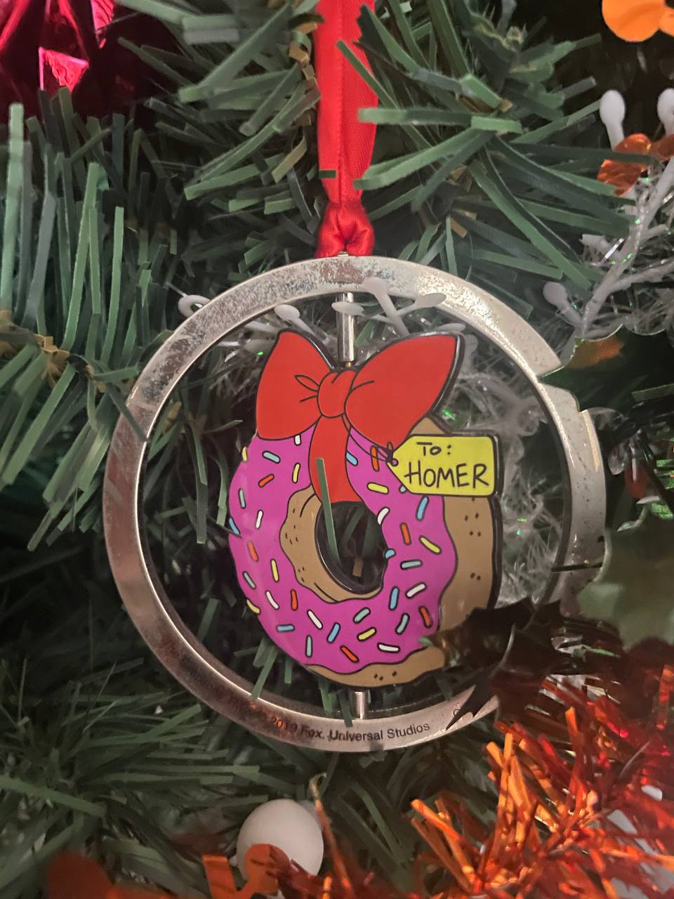 미국 유니버설 스튜디오에서 사온 심슨 도넛 오너먼트도 있고요(도넛이 돌아가요!)