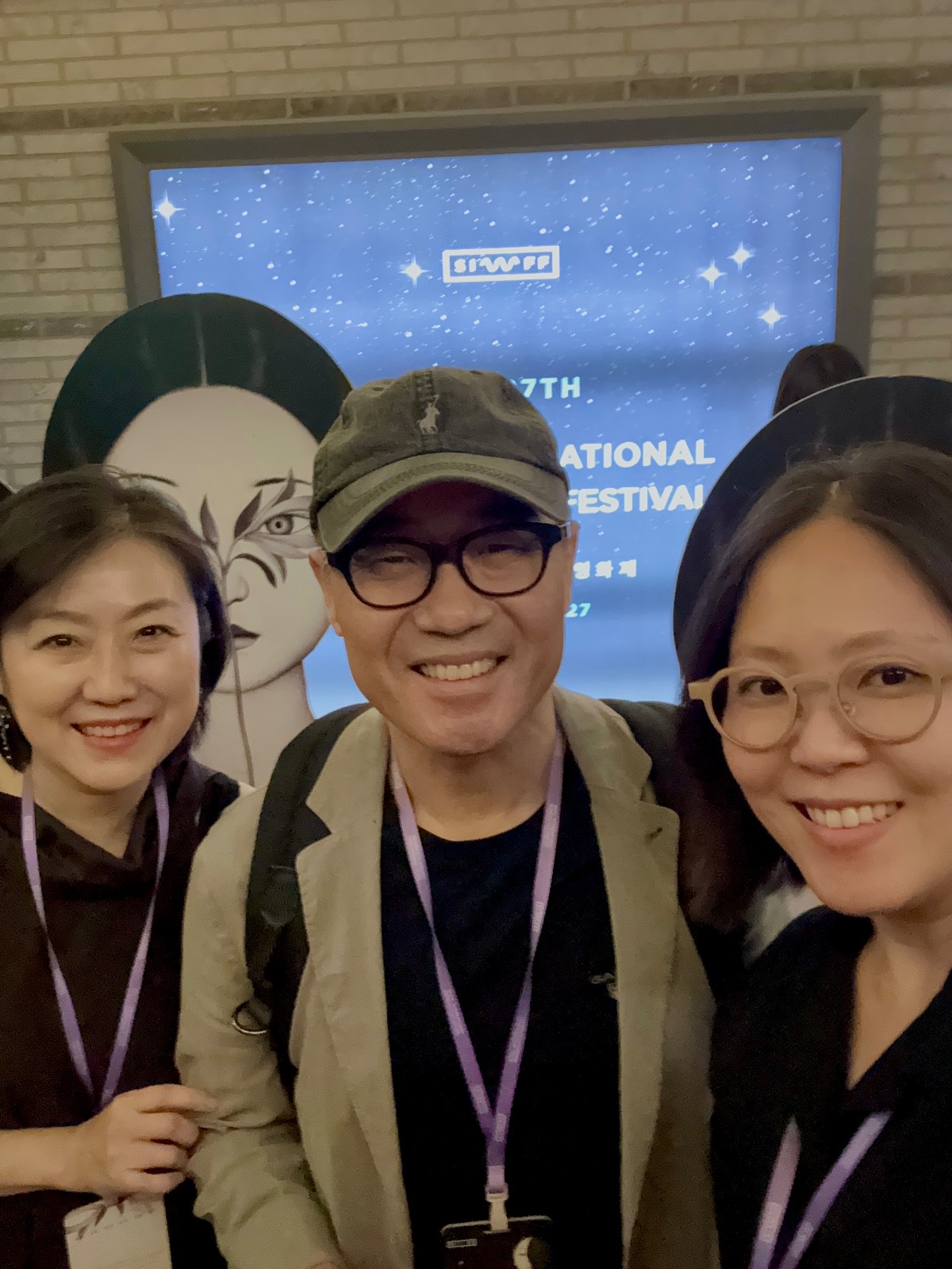 강신일 위원장, 최은 부위원장, 박일아 프로그래머