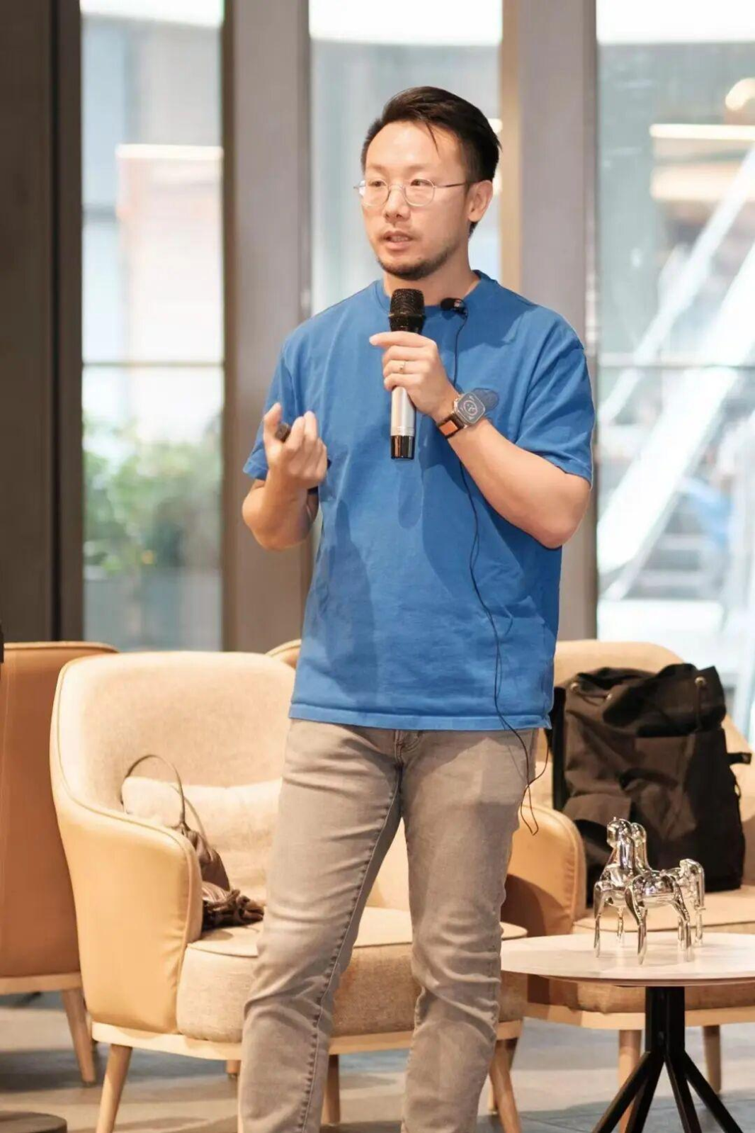 인터뷰 아이즈 / 편집 Nico