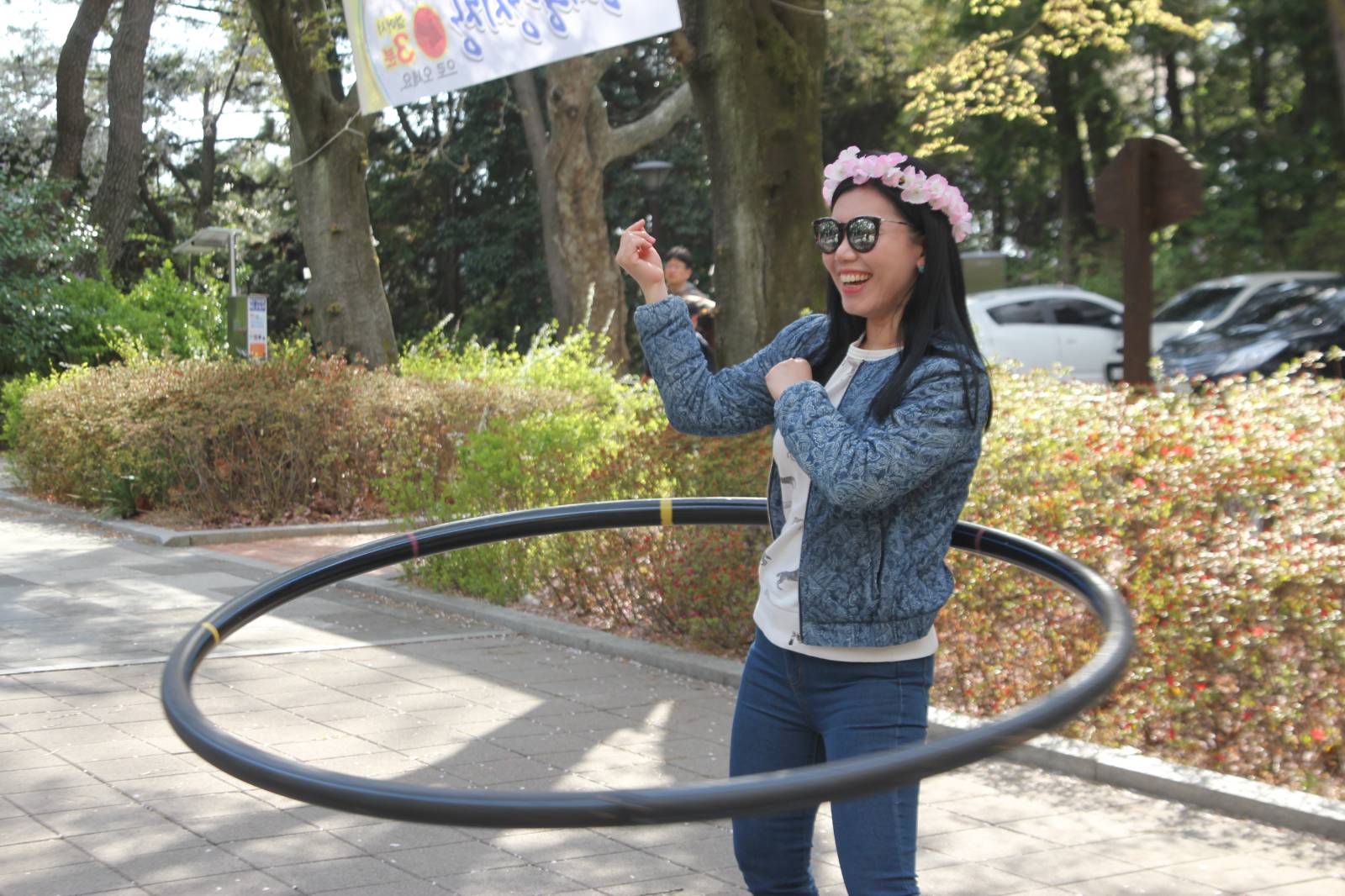길거리에서 훌라후프를 돌리며 '아브라카다브라' 춤을 추고도 신이 났고