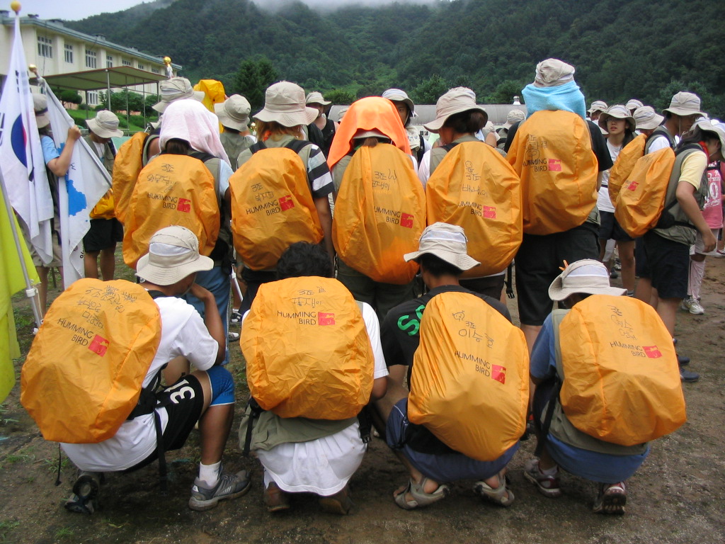 숙영지에서 출발하기 직전의 모습. 배낭 커버를 씌운 걸 보니 비가 왔던 날이었던 것 같다.