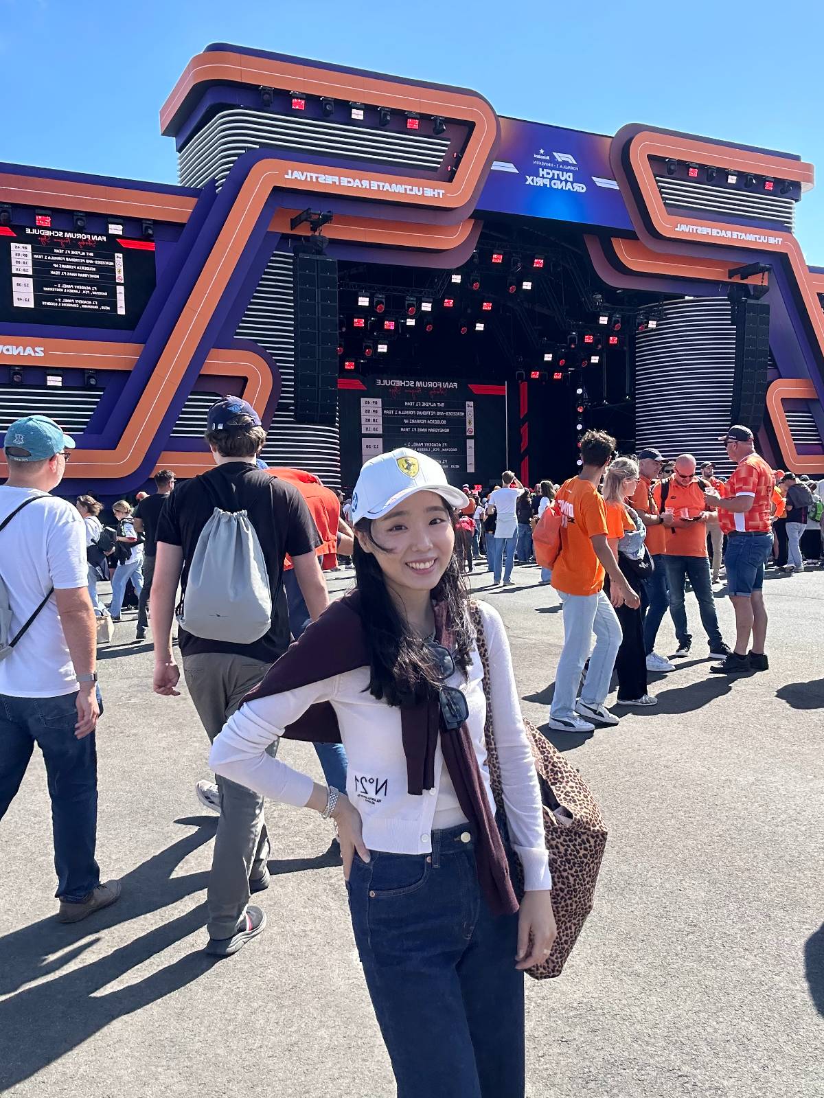 평소에 웃을 일이 피식대학 볼 때 말곤 없는데 네덜란드 오니 잇몸미소가 ^^ㅋ