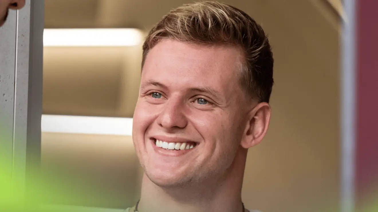 아빠 엄마 반반씩 똑 닮아서 볼 때마다 신기함