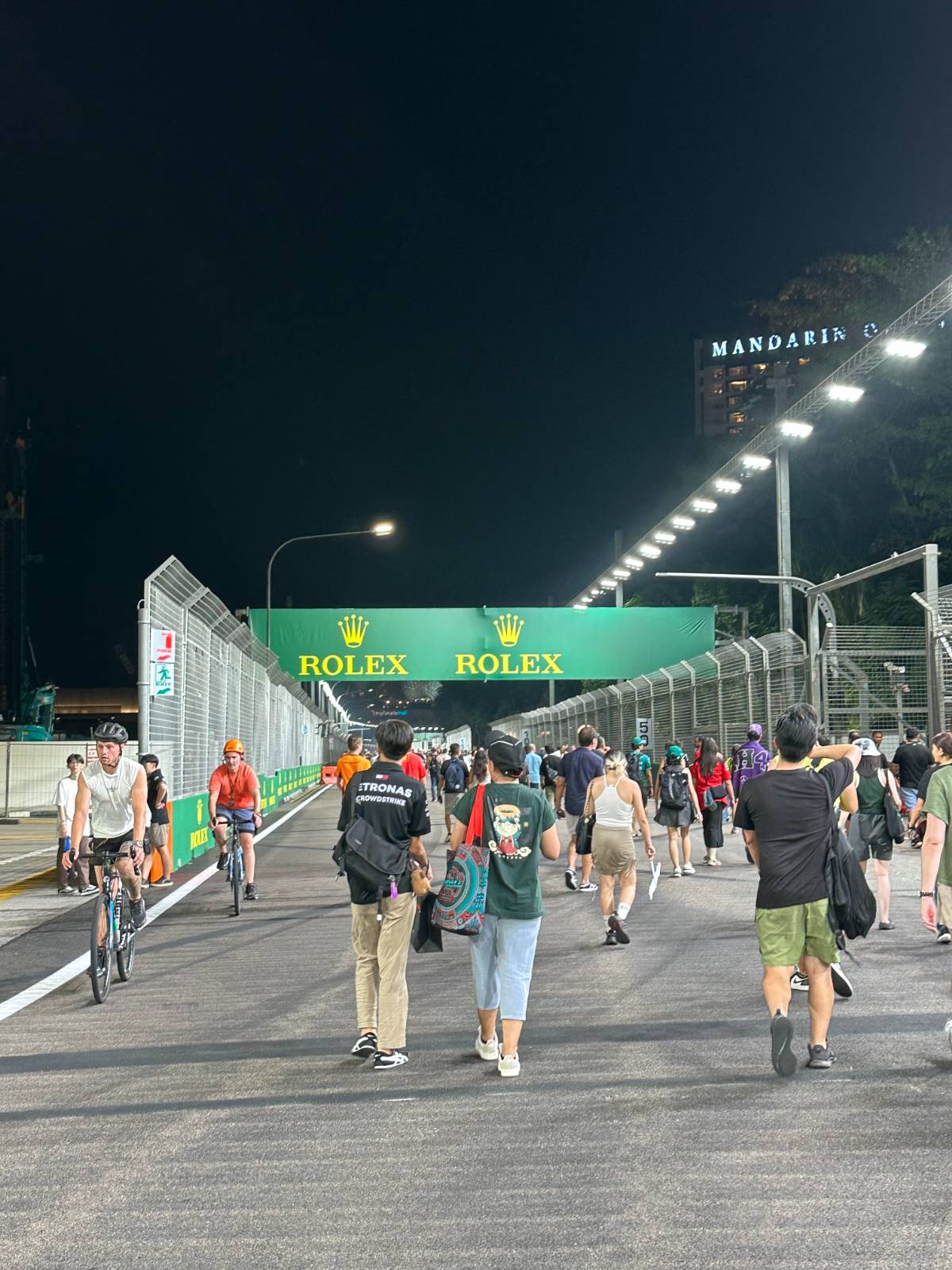 작년 싱가포르 레이스 직후 피트워크 :) 롤렉스 스폰서 그립다