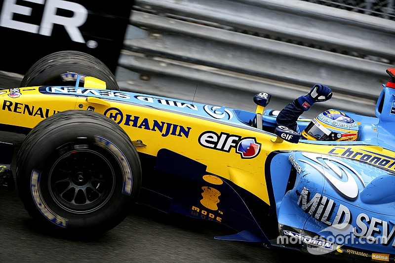 한진도 보이고 미쉐린도 보이는 과거 F1 차량 