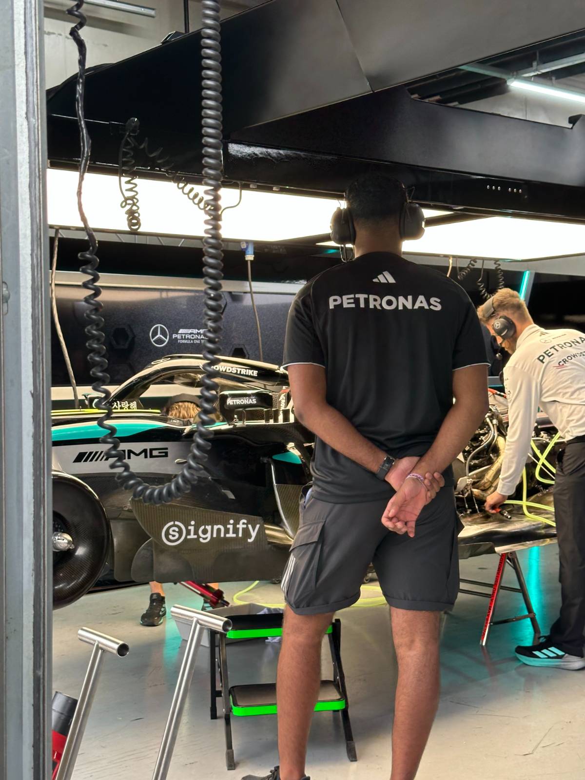 이렇게 실제로 차량 볼 수 있었어요. 운 좋게 파워 유닛 보여줄 때 방문했어요! 