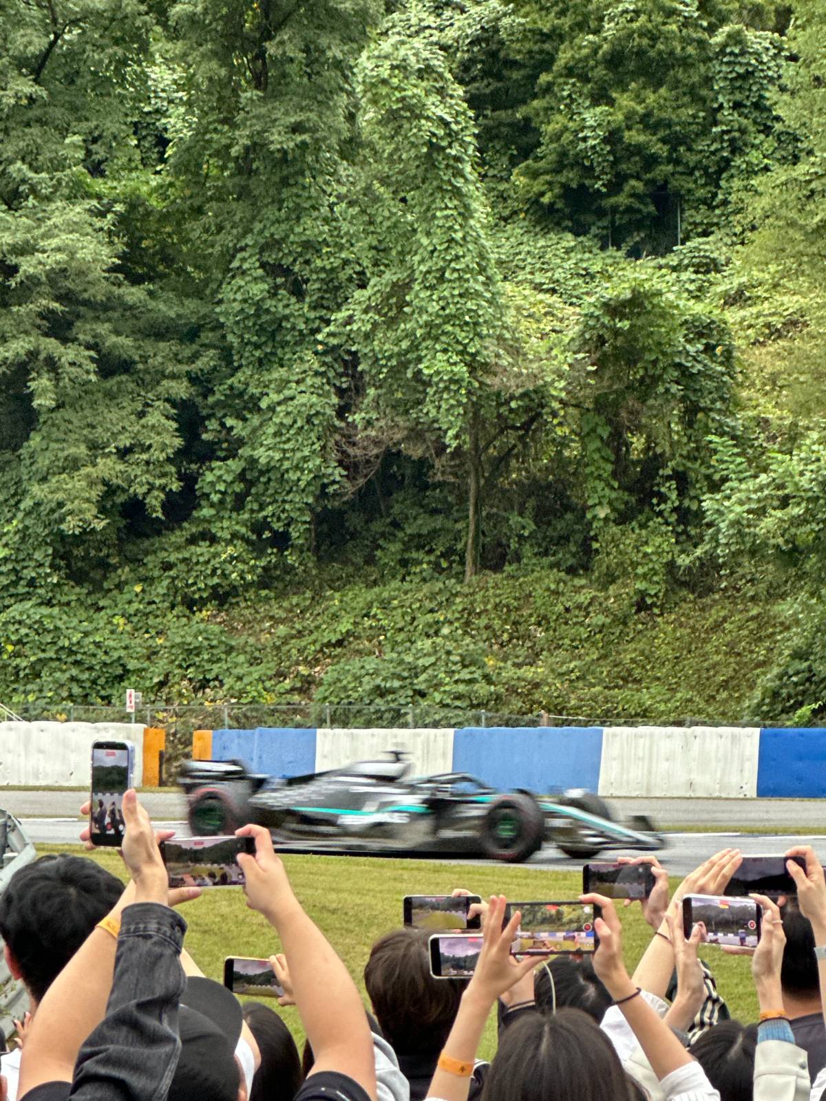 흑 이날을 위해 아이폰 직구했는데, 아직도 안와서 이런 사진만 ㅠ.ㅠ 