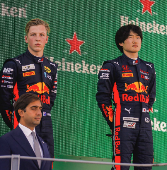 사실 이번 뉴스레터에 츠노다와 로슨 갈등도 다뤘어야했는데, 지면상 우선순위가 떨어져서 다루지 못했어요. 인터뷰서 츠노다가 로슨 저격, 로슨은 뭐래ㅋㅋ; 라면서 갈등이 생겼었습니다.