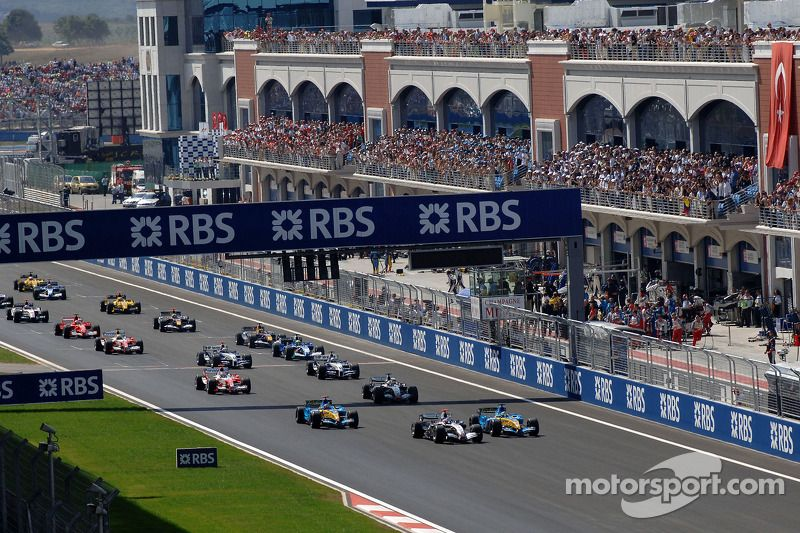 이스탄불 파크 서킷은 시내에서 좀 떨어져있다고 하더라구요.&nbsp;