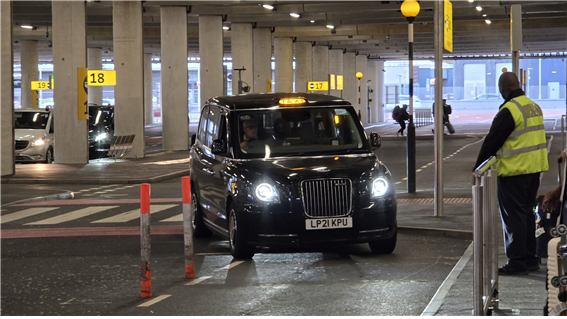 필자가 타게 된 택시