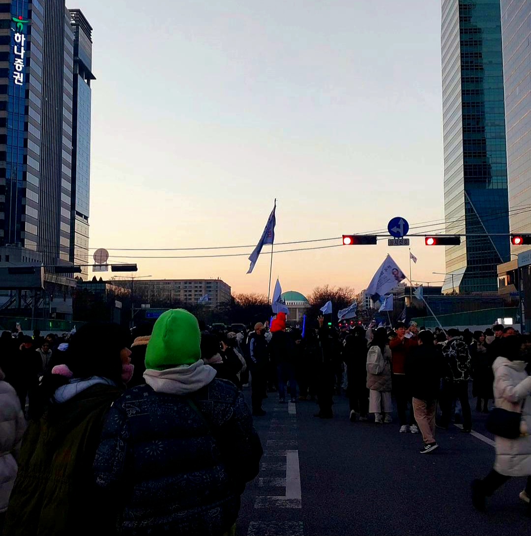 기억과 기록 사이에서 민주주의를 묻다의 썸네일 이미지