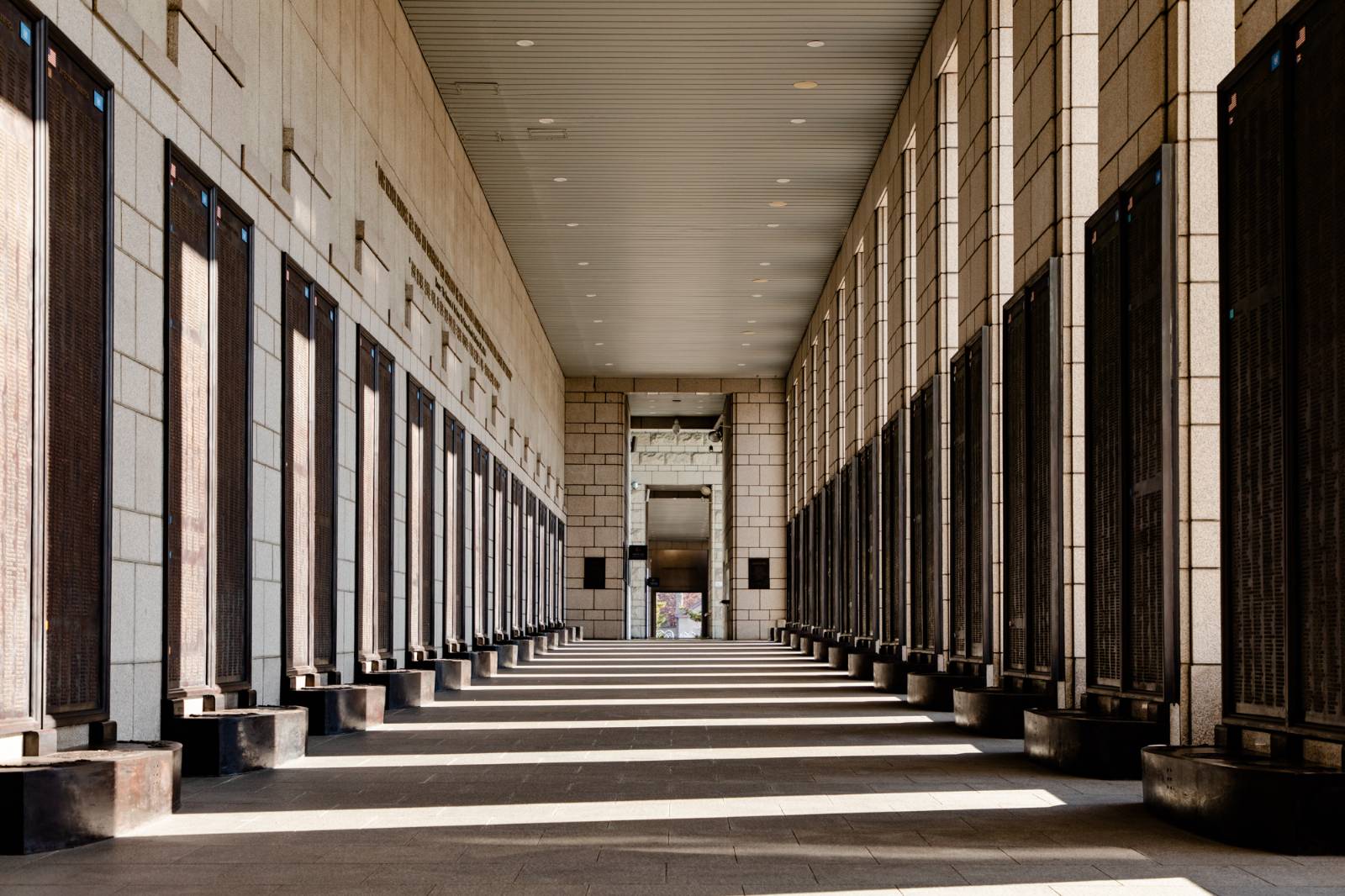 사진 11. 전쟁기념관 유엔군 전사자명비 사진(2021) / 출처: 전쟁기념관