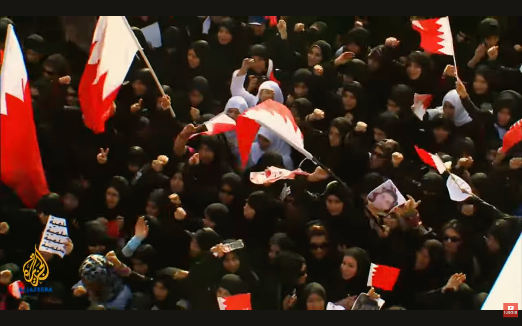 대규모 시위 중 모습. 여성 시민들의 적극적인 참여가 두드러진다. (출처: 알 자지라 유튜브)