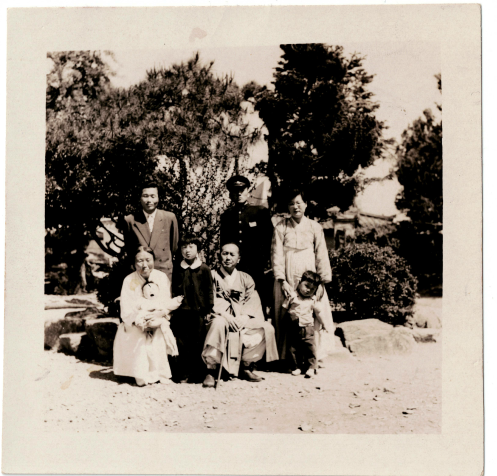 (제공: 전주전통술박물관 1950년대 송주상과 가족들)