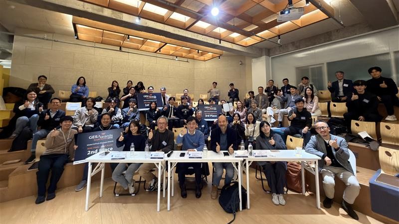 이미지를 눌러 관련 기사를 읽어보실 수 있습니다.