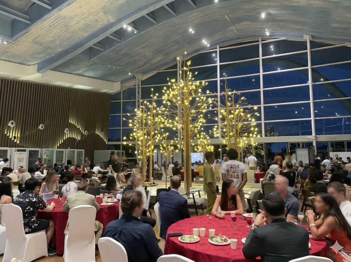 NS 커뮤니티 축제. AI로 얼굴을 뭉개놨지만, 행사는 진짜 있었다!