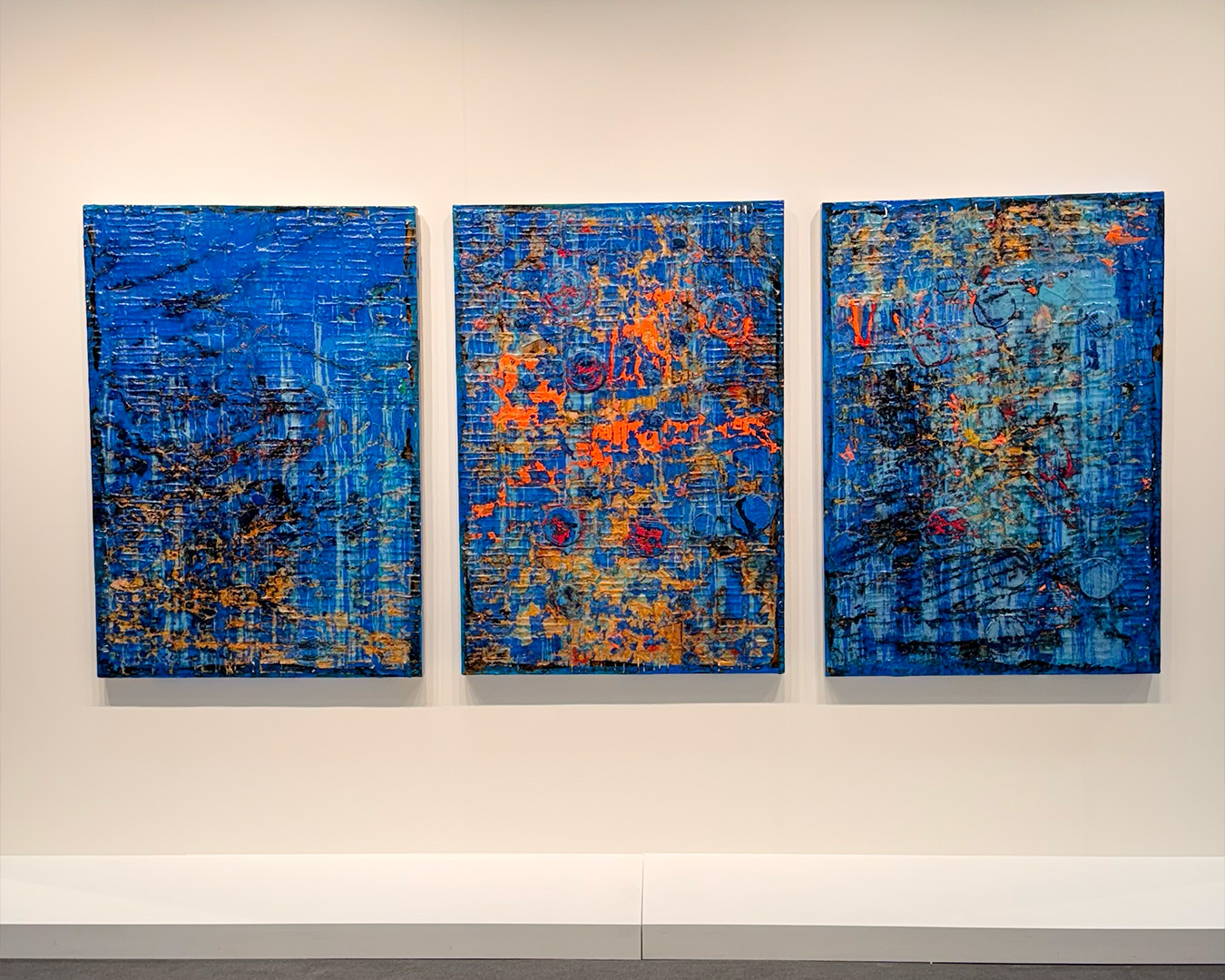 프리즈 서울 2025의 하우저앤워스 갤러리에서 62억원에 판매된 마크 브래드포드의 작품