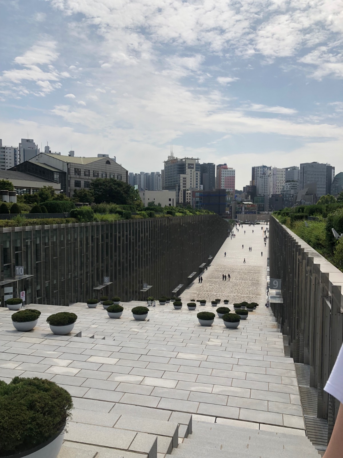 캠퍼스에 누운 문장, 8. 사람을 담는 그릇의 썸네일 이미지