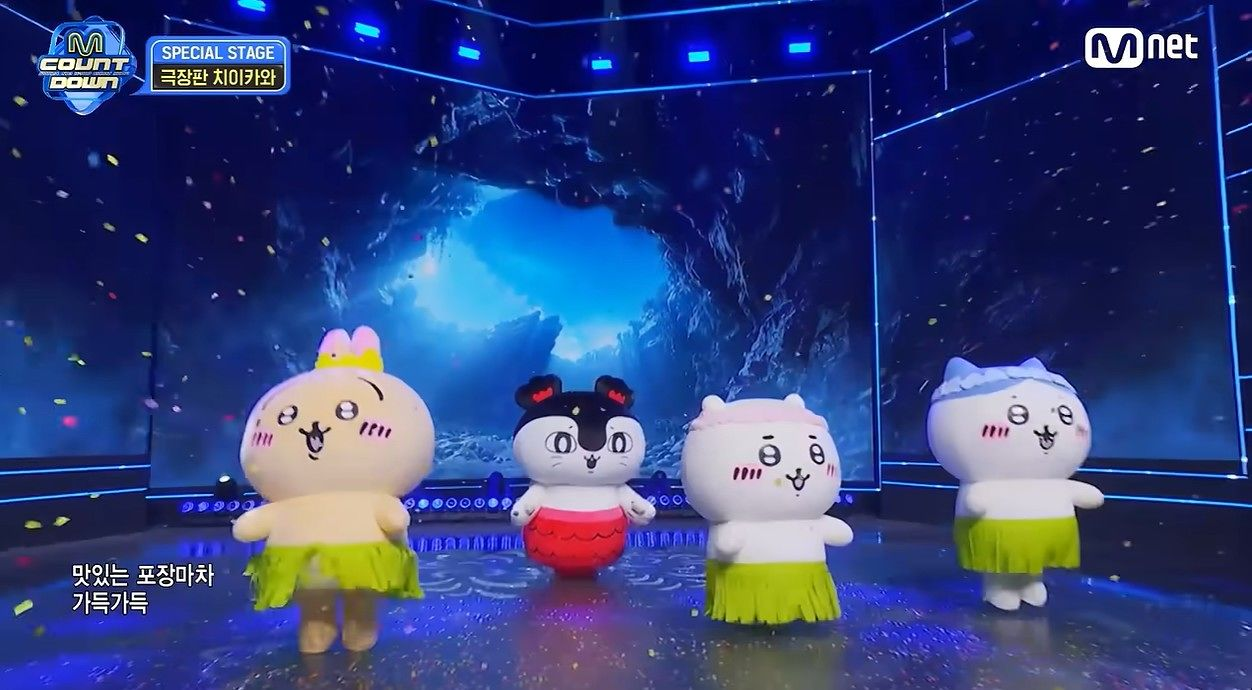 Mnet '엠카운트다운' (2026년 10월 1일 방송, Ep.947)에서  극장판 삽입곡인 'The Island Song'에 맞춰 인형탈 공연을 선보였다.