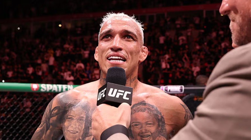 출처: UFC <인터뷰하는 올리베이라>