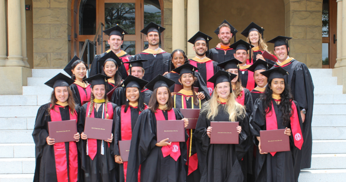   출처: Stanford <스탠포드 졸업 사진>