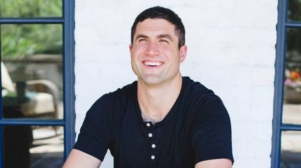 출처: ADAMMENDLER, <Crux 설립자 Alfred Johnson>