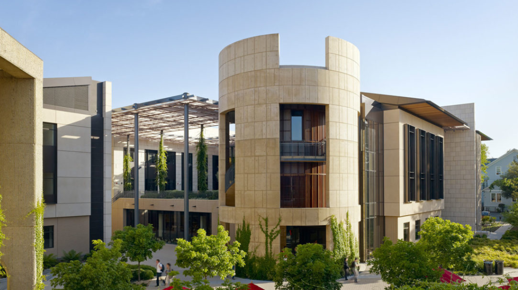 <카프가 졸업한 스탠포드 로스쿨, 출처: Ennead Architects>