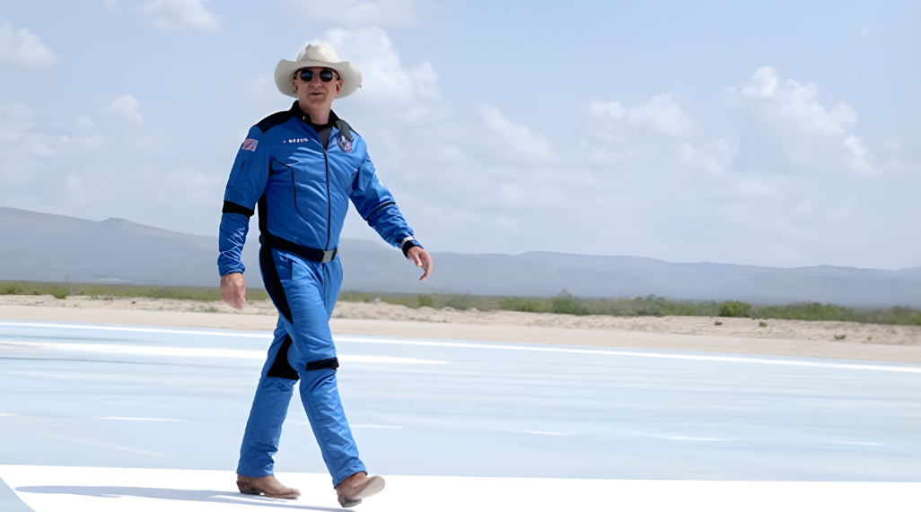 <탐사복을 입은 제프 베조스, 출처: SCIAM>