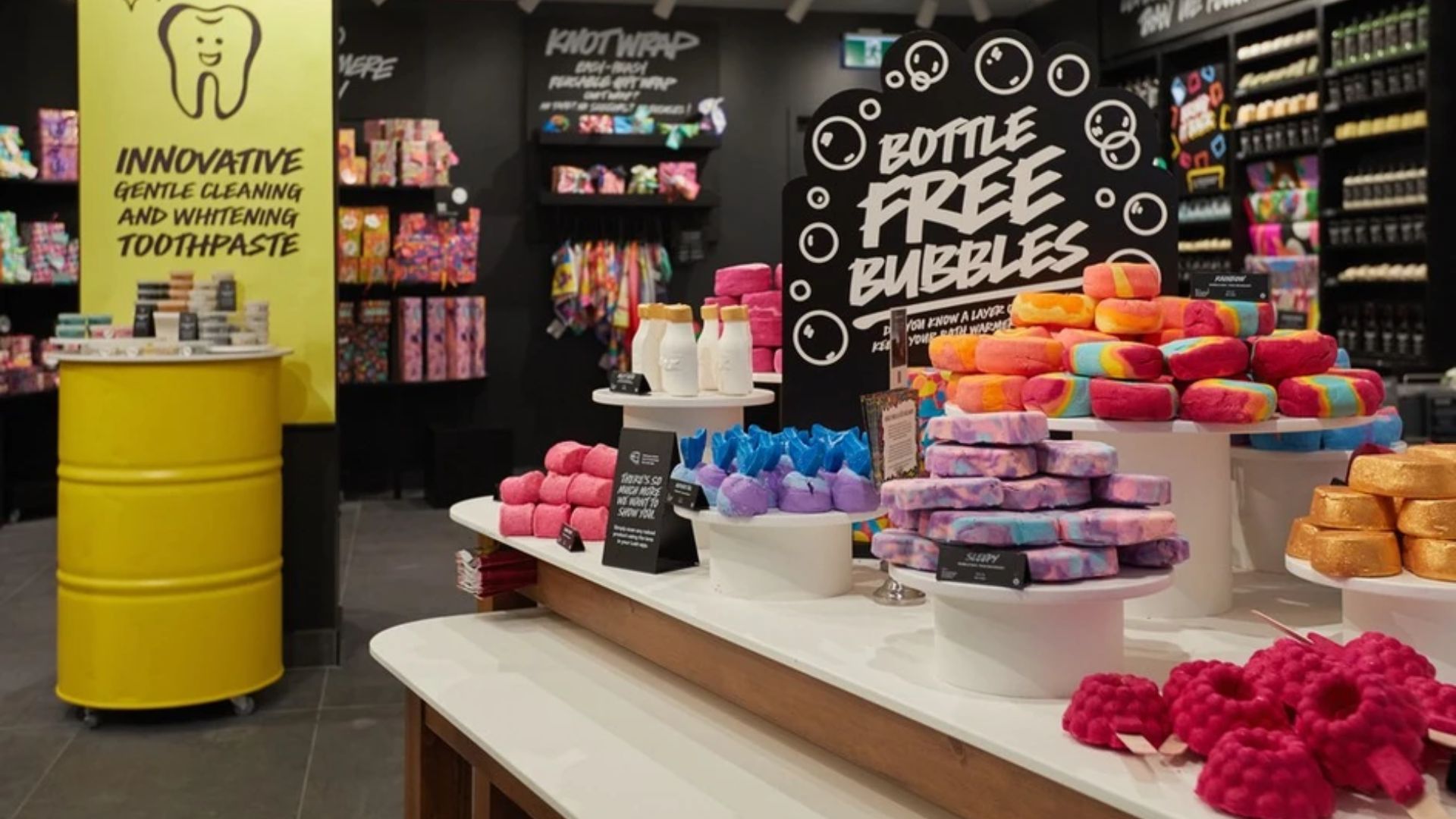 <러쉬 매장 내부 모습, 출처: Vancouver sun>