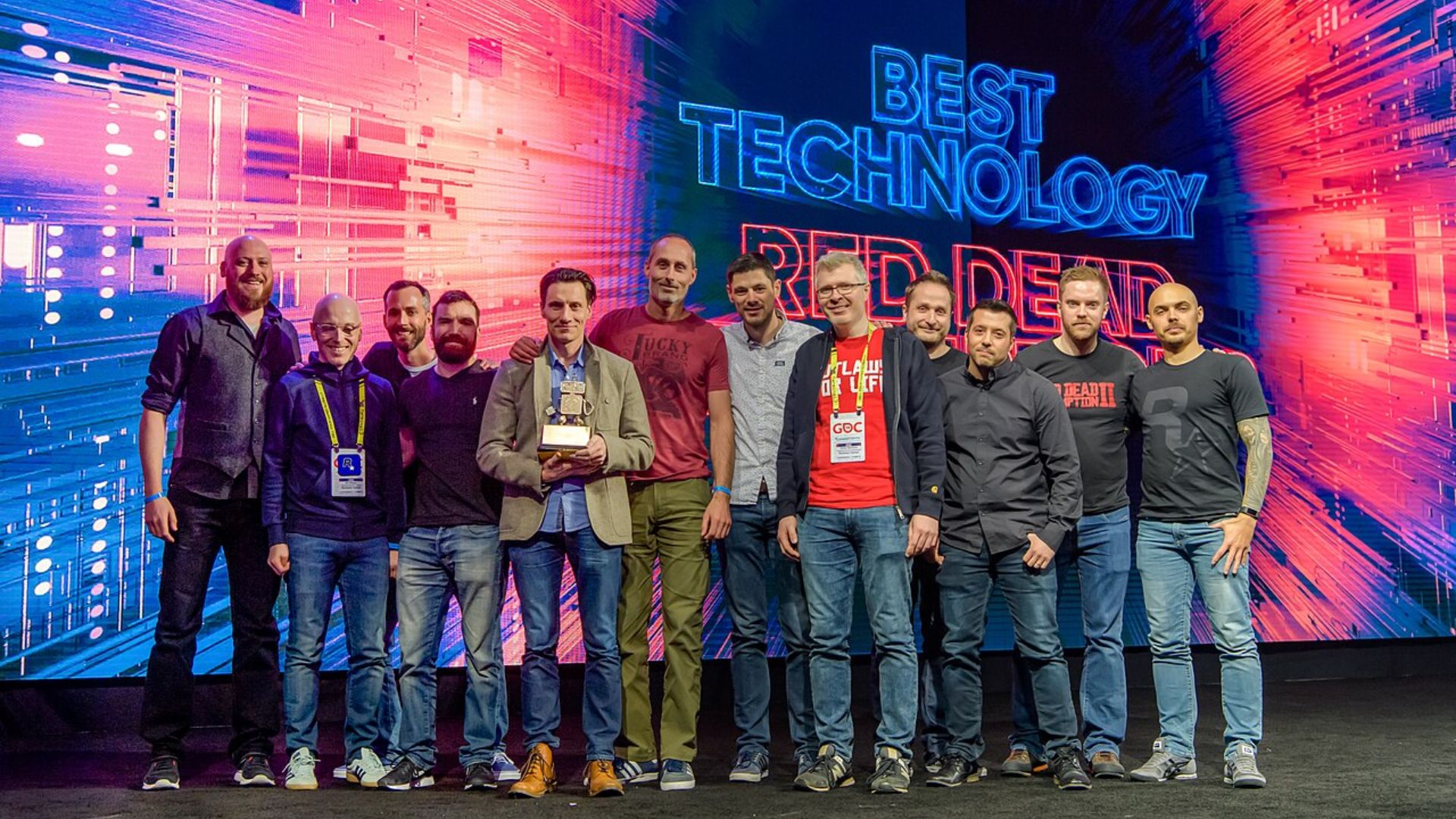 <Best Technology at the Game Developers Choice Awards 2019에서 수상한 락스타 게임즈 멤버들, 출처: Wikimedia Commons>