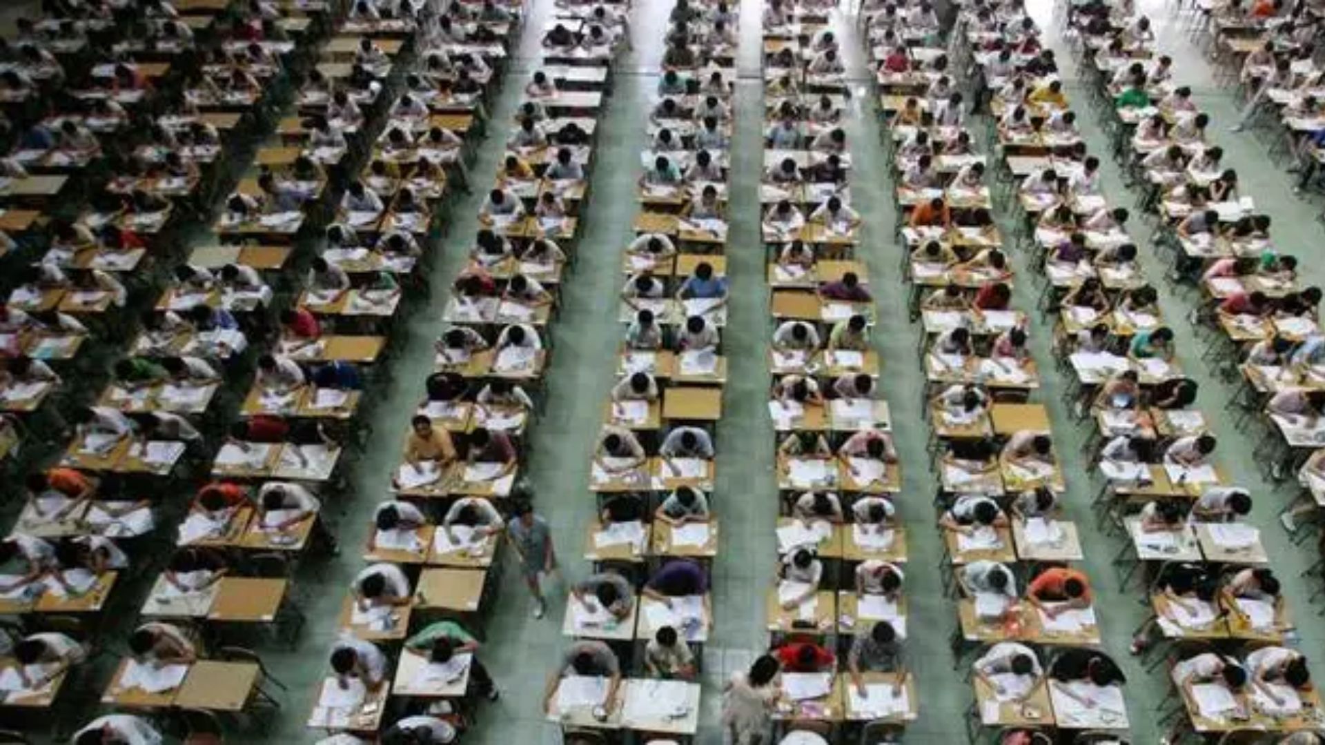 <중국의 입학 시험장, 출처: Business Insider>